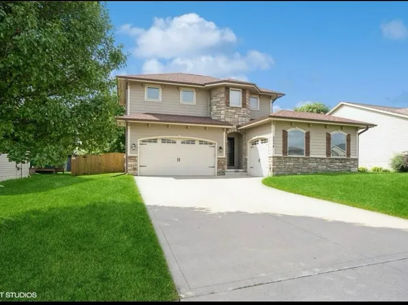 2404 NE 8th St, Grimes, IA 50111