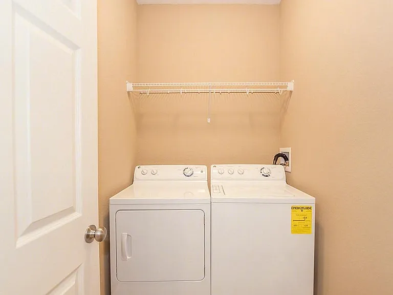 Parkway Oaks Townhomes and Duplexes — Photo 34