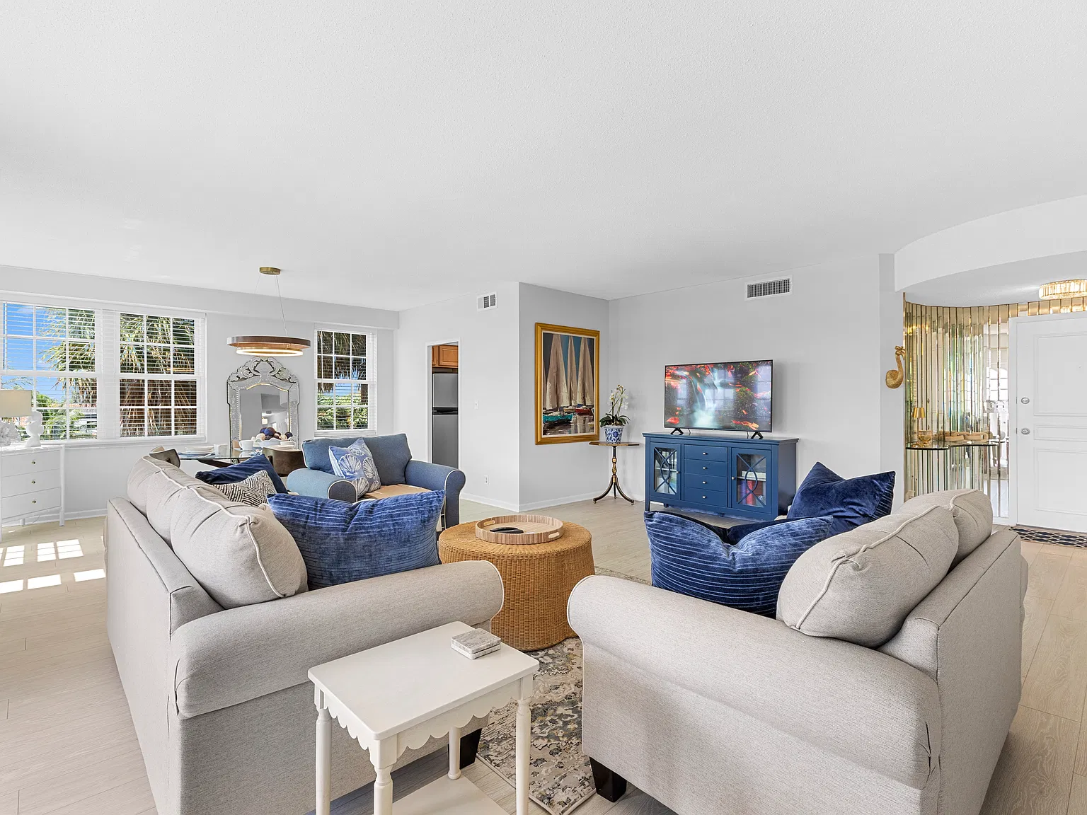 2 bed, 1395 sqft, $4,700 — Photo 1