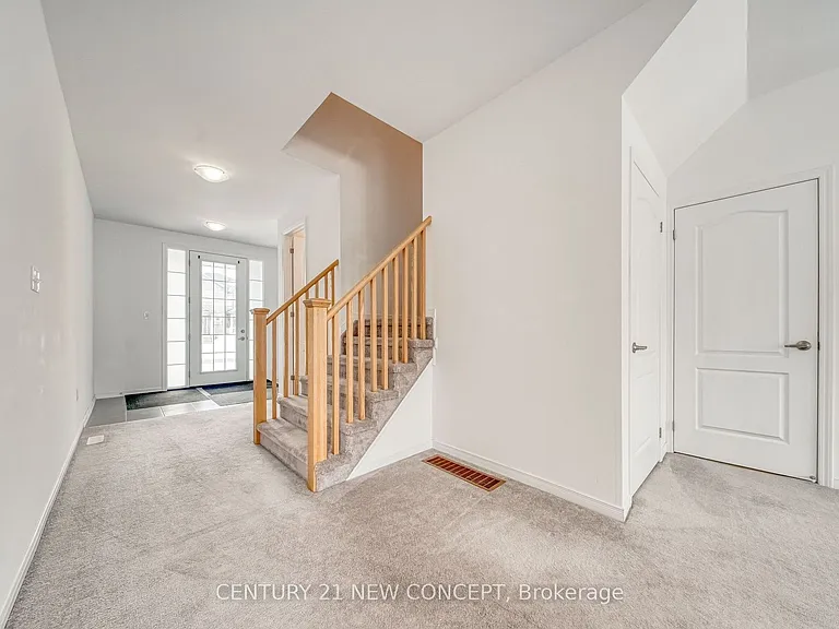170 Diana Dr — Photo 6
