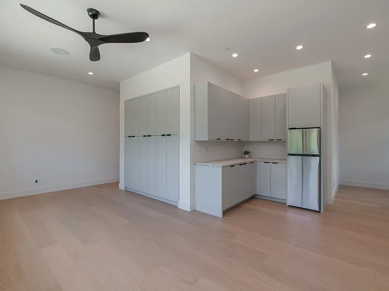 111 Mehana Rd — Photo 28