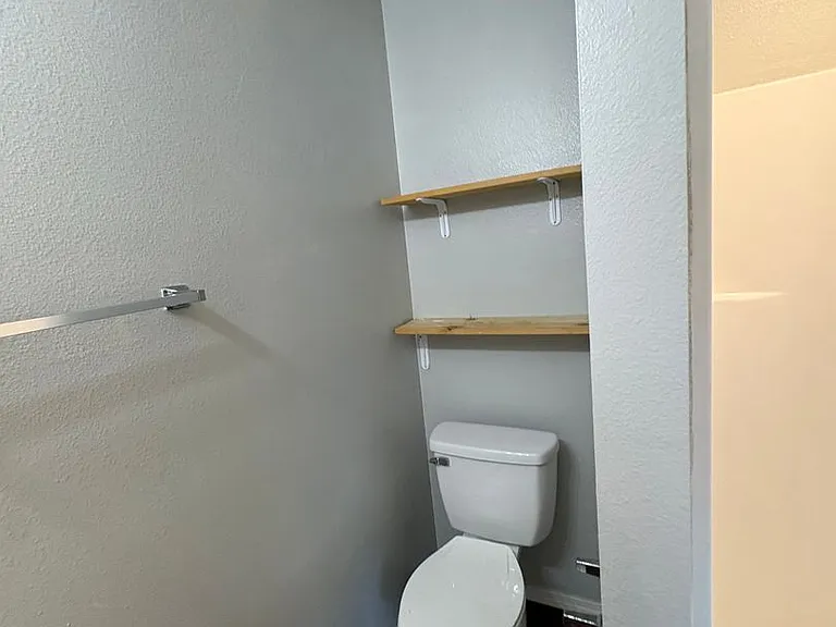 935 N Missouri Ave — Photo 11