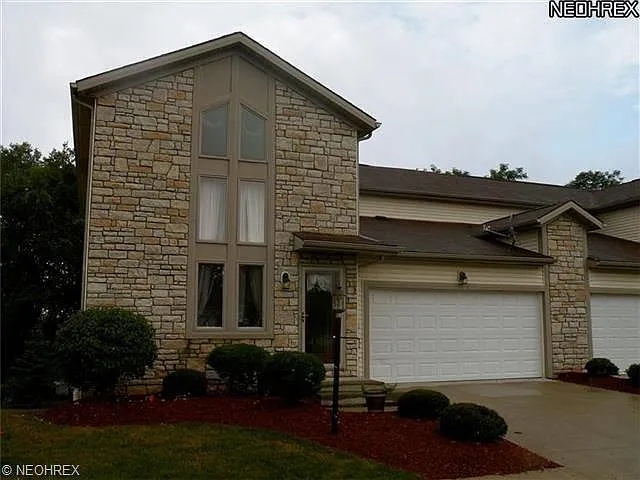 1800 Stone Manor Cir — Photo 1