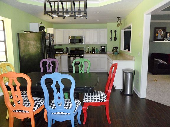 kitchen/dinning area