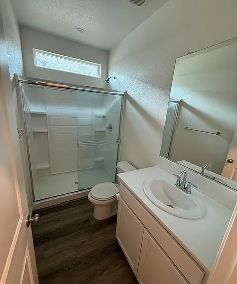 932 Derbyshire Ln — Photo 2