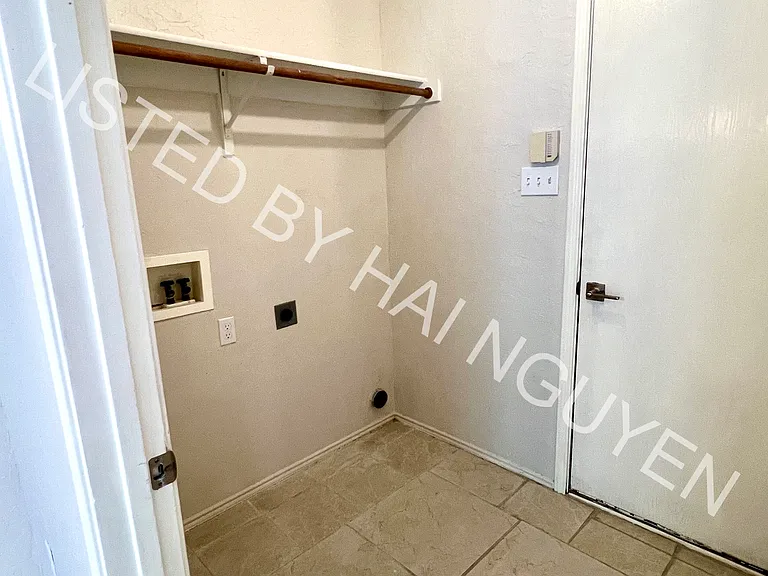 1602 Crestmeadow Ln — Photo 12