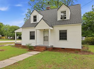 1001 S 9th St, Lillington, NC 27546