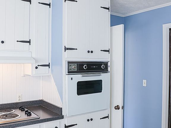 4th image of 261 Briarwood Dr