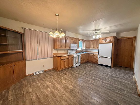 2nd image of 1144 Ainsworth St