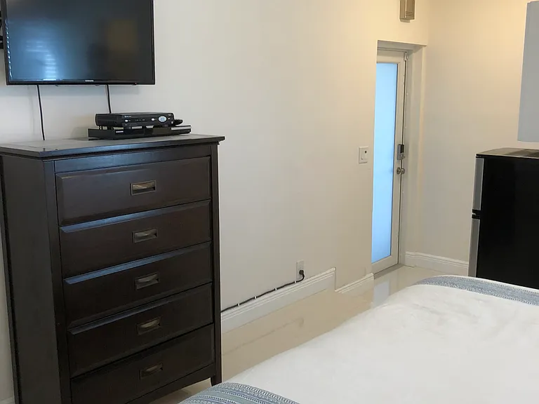 8755 SW 54th Ter — Photo 10
