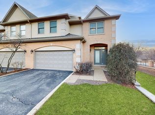 1541 Ammer Rd, Glenview, IL 60025