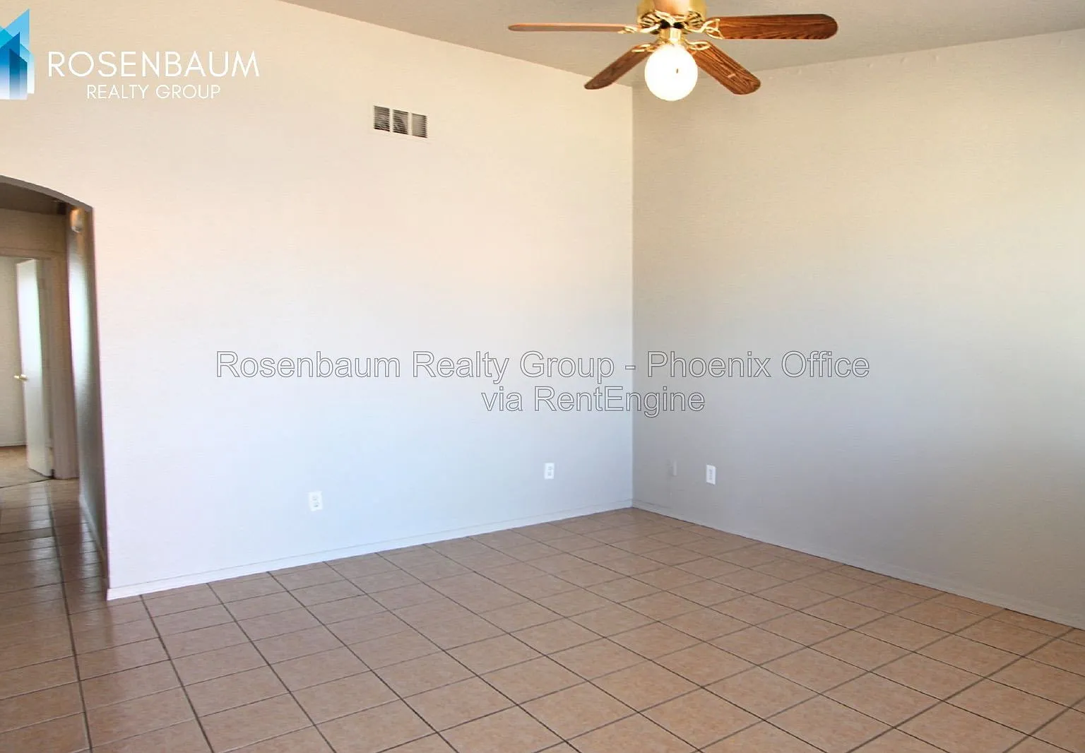 3 bed, 2.0 bath, 1002 sqft, $1,399 — Photo 3
