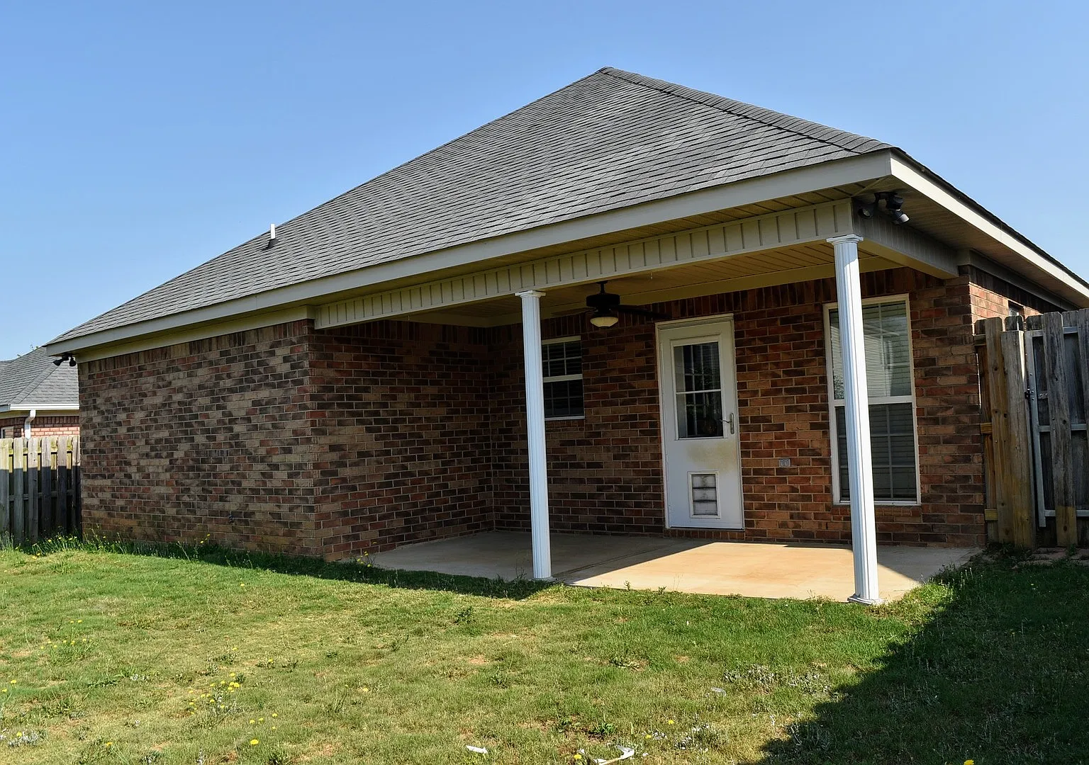 Before you rent an apartment in Grovetown...3BR /2 Baths , Split floor plan, fenced yard, 2car ga... — Photo 4