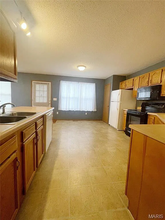 3 bed, 2.0 bath, 1500 sqft, $1,895 — Photo 4