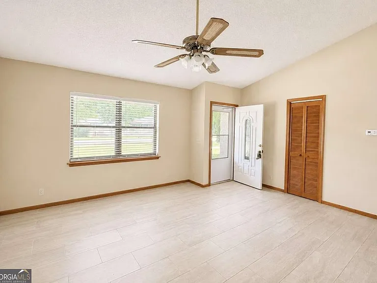 603 Plantation Village Dr — Photo 5