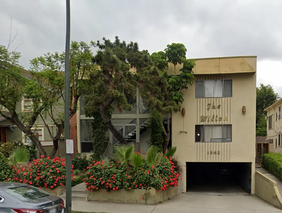 1842 N Wilton Pl #2