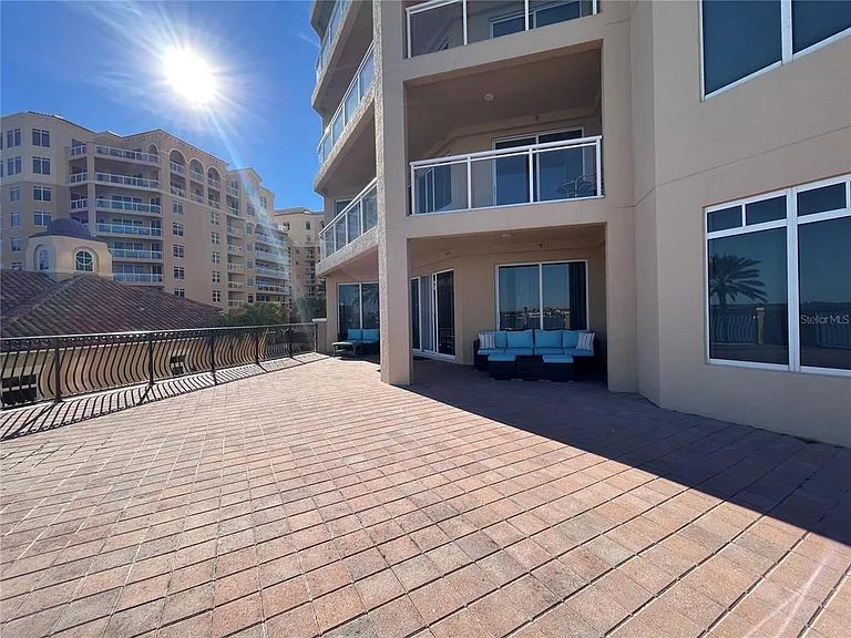 521 Mandalay Ave #309 — Photo 30