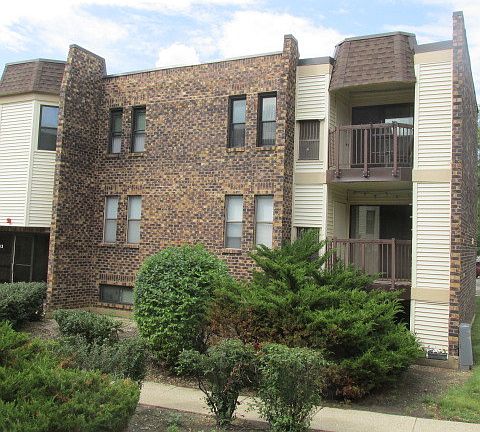 2nd image of 2013 Country Club Dr APT 11