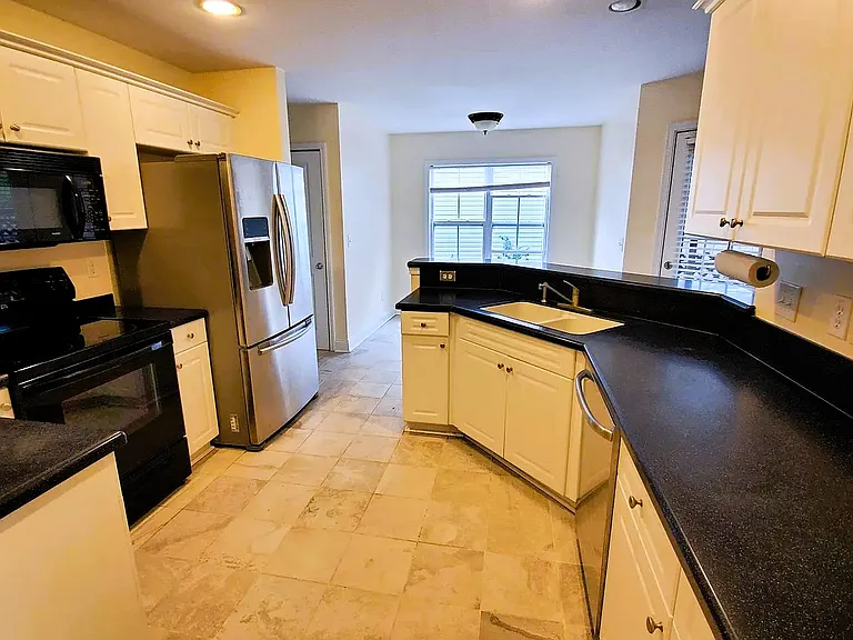 112 Caicos Ct — Photo 3