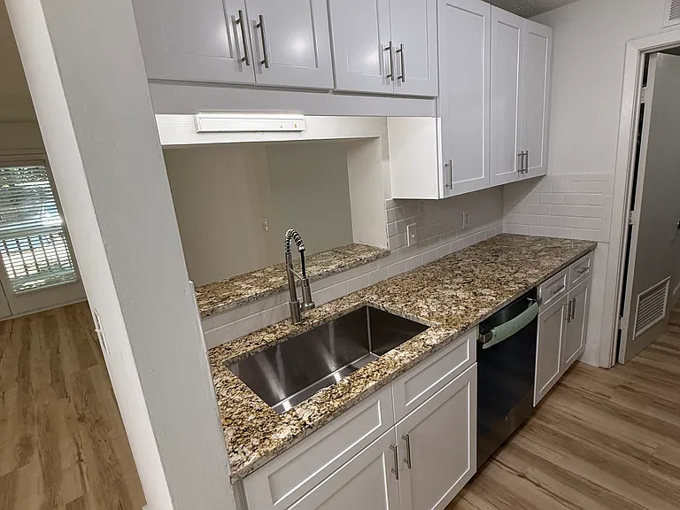 206 Warm Springs Cir — Photo 3
