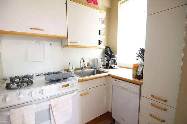 Rented by Corcoran | media 8