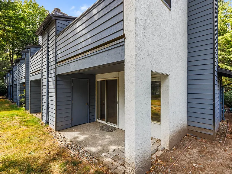 280 Newport Way NW #B-15 — Photo 3