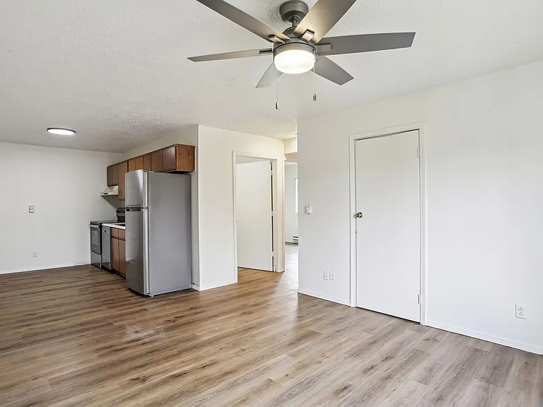 2402 High View Ct — Photo 2