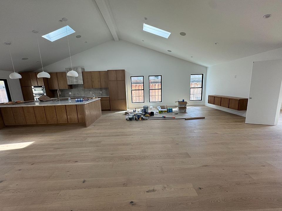 1st image of 1061 Laurie Ave
