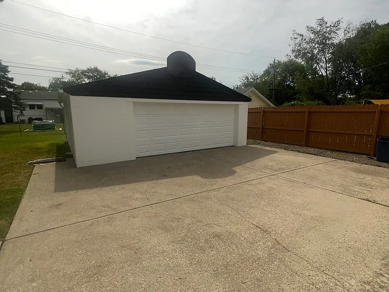 408 Banbury Dr — Photo 12