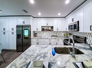 700 Starkey Rd APT 1524, Largo, FL 33771