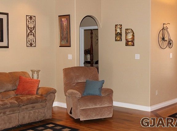 4th image of 3009 1/2 Royal Ct