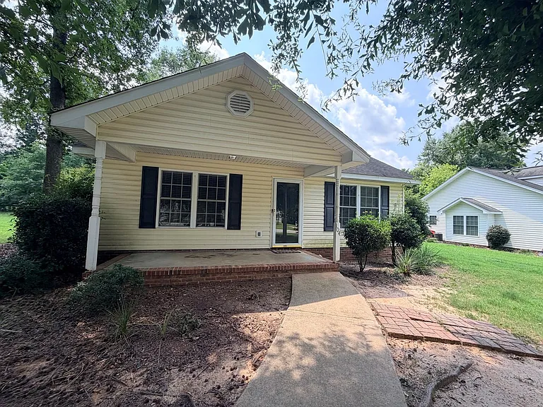 104 Brazington Ct — Photo 1