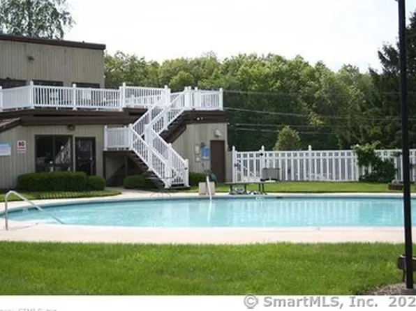 26 Balance Rock Road APT 6, Seymour, CT 06483