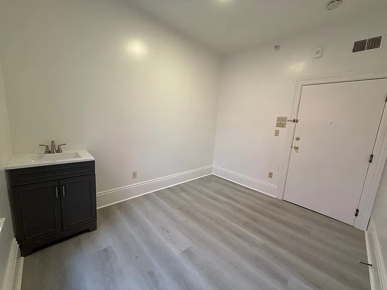 1208 Stockton St #4 — Photo 2
