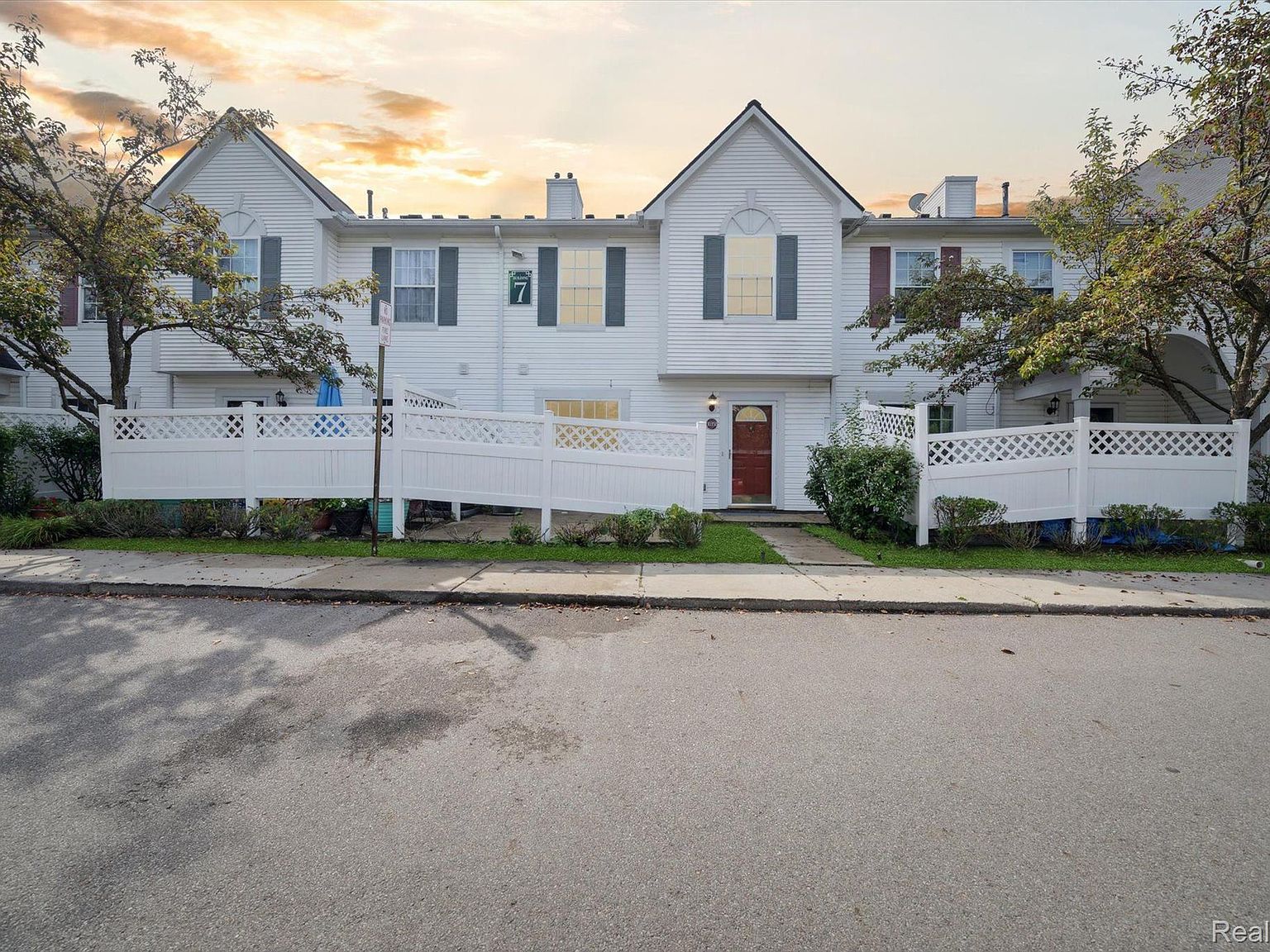 30358 Nantucket Dr #85, Farmington, MI 48336 | Zillow