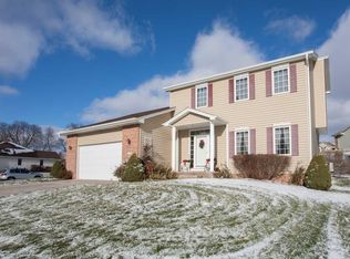 5202 Timberridge Dr, Papillion, NE 68133