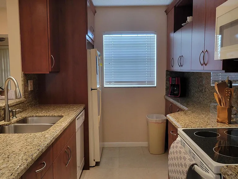14629 Canalview Dr #C — Photo 11