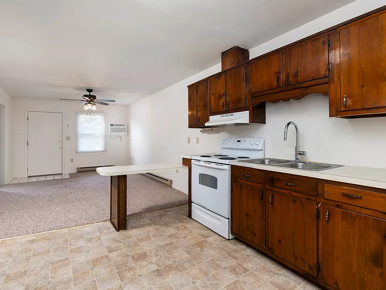 418 Straith St #C — Photo 5