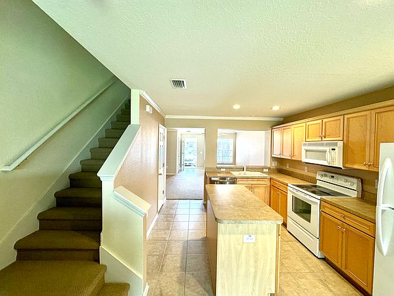 5th image of 2549 Harn Blvd Unit 5