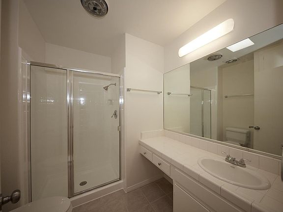 5th image of 1833 Westholme Ave APT 301