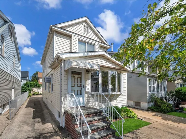 92-43 246th Street, Floral Park, NY 11001