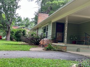 28 S College St, Weaverville, NC 28787