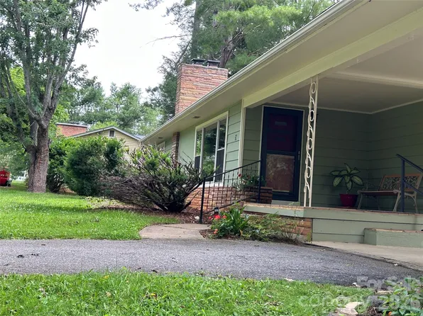 28 S College St, Weaverville, NC 28787