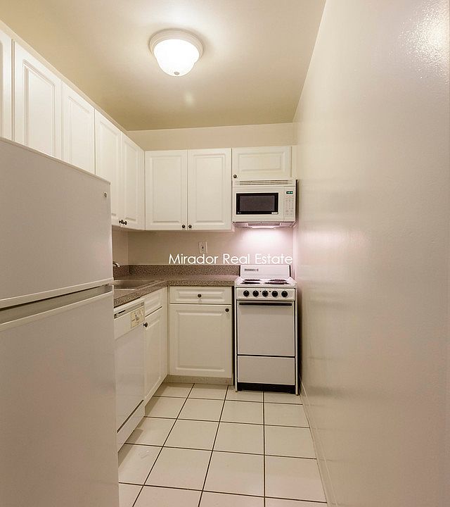 2nd image of 132 E 45th St #*7f