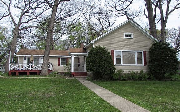 3rd image of 33945 N Prospect Dr