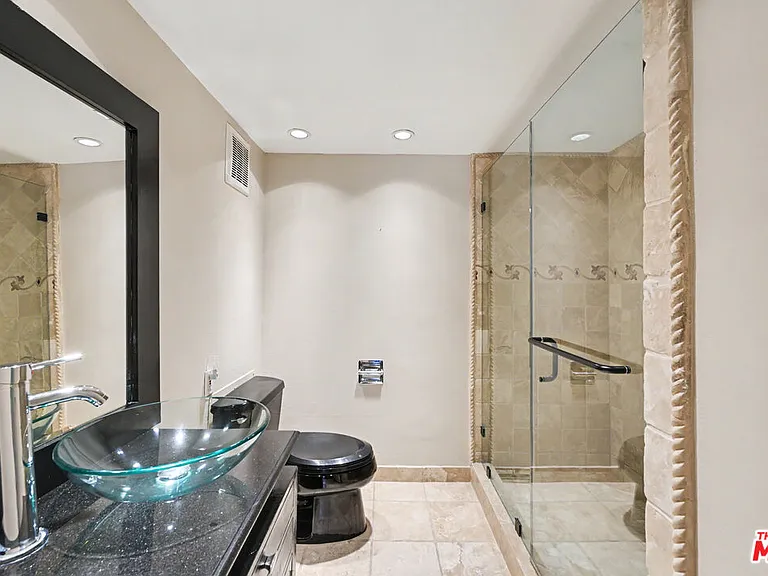 10535 Wilshire Blvd #510 — Photo 16