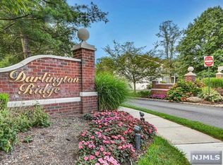 1231 Mulberry Dr, Mahwah, NJ 07430