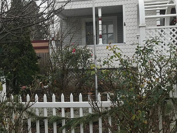 2nd image of 200 Brehaut Ave #A