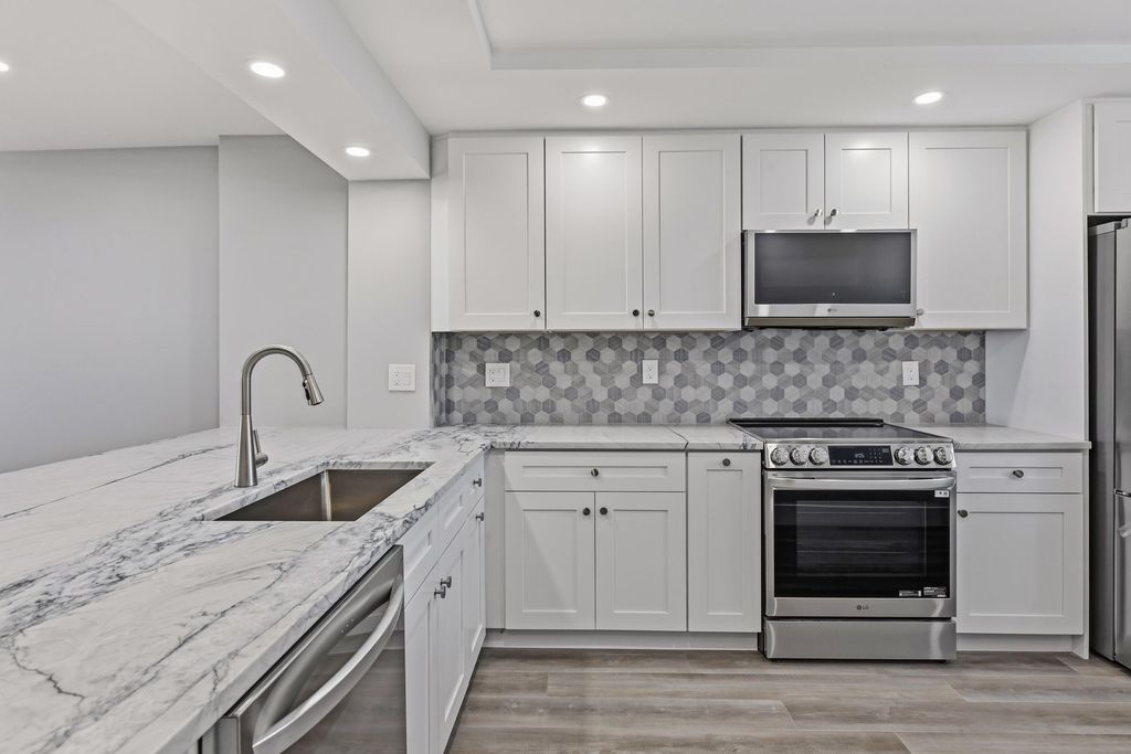 1012 N OCEAN Boulevard #202, photo 7
