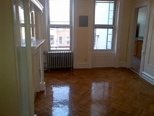 Rented by Flateau Realty | media 25